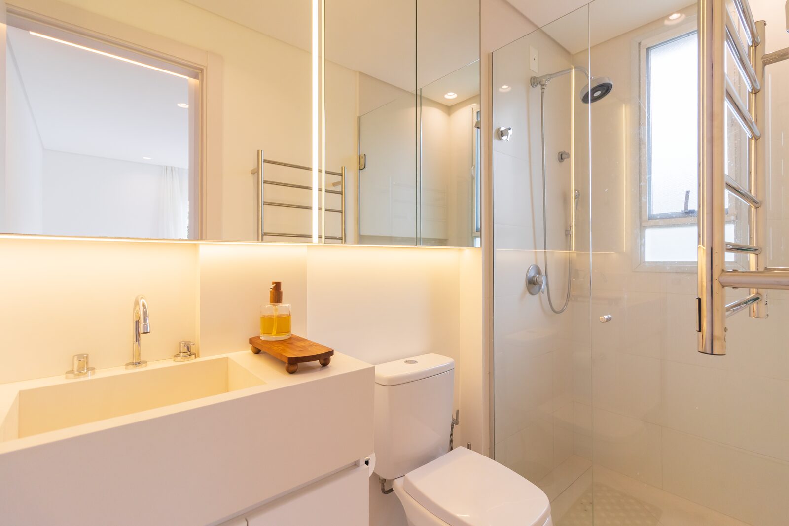 Banheiro suíte com box