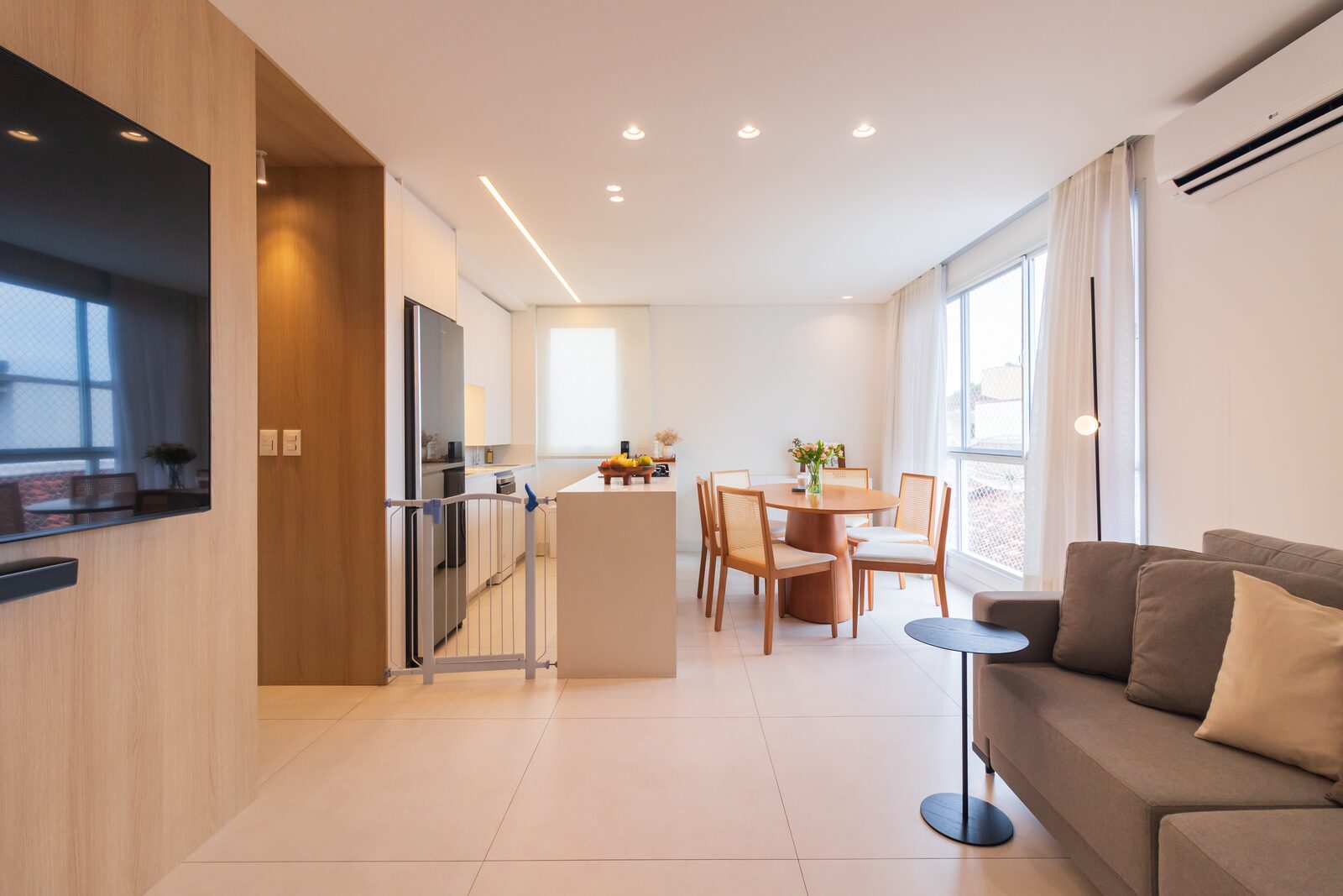 Living integrado com sala e jantar